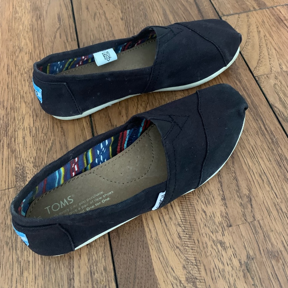 TOMS |  Women’s Black Flat Shoe Size 6.5